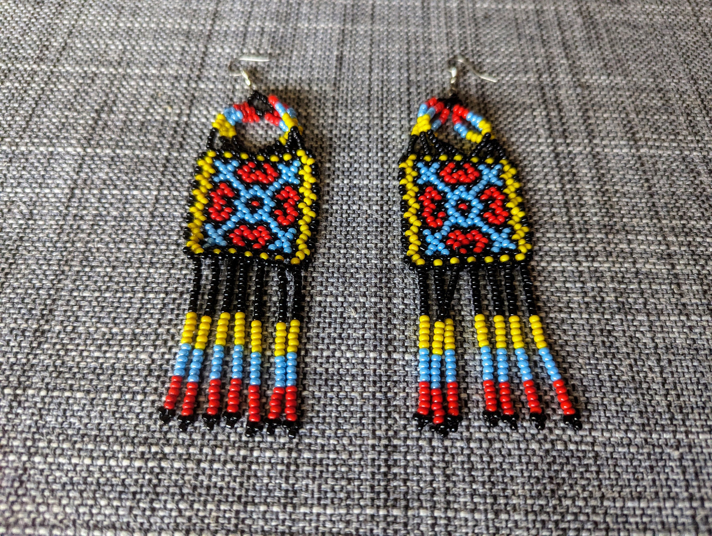 Aunthentic SHIPIBO long kene pattern beaded EARRINGS blue red yellow