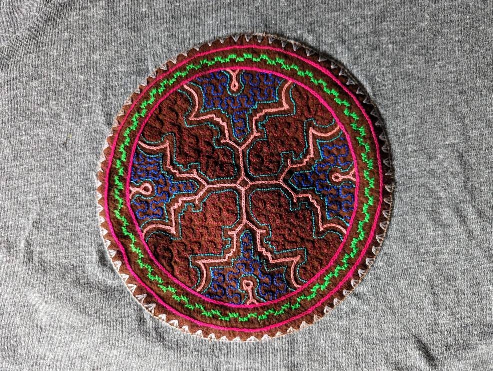 SHIPIBO ICARO Embroidered patch HOODIE Sweatshirt Kene Native art Sacred geometry tribal pattern men size Large light gray