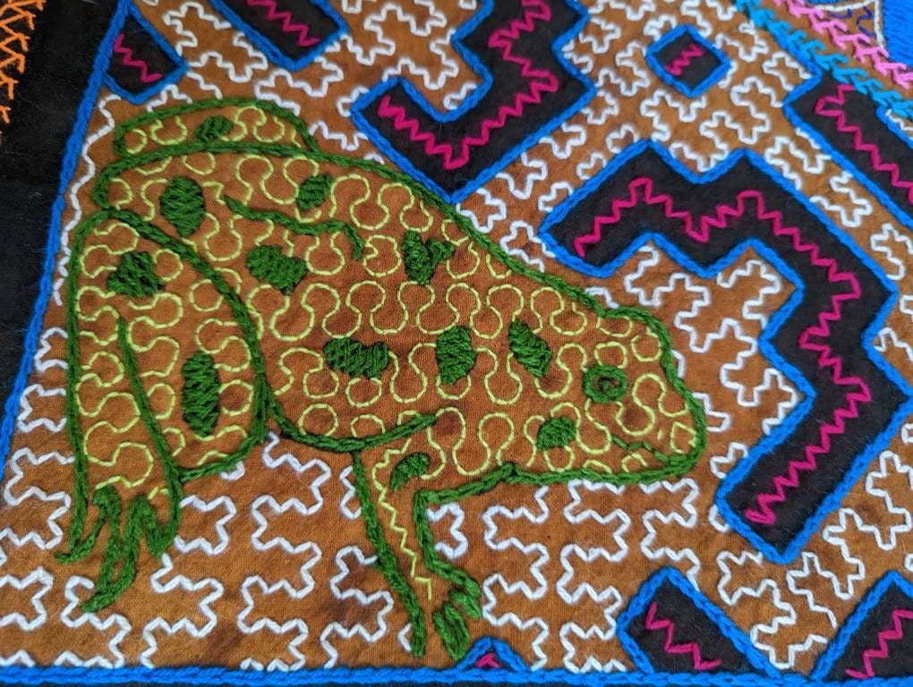SHIPIBO tapestry Flower of Life Mandala KAMBO FROG Xao Kené Ancestral Amazonian information Milenial design