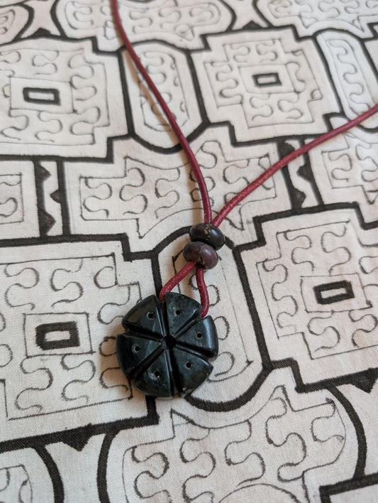 PEYOTE WACHUMA necklace made of Jade and leather